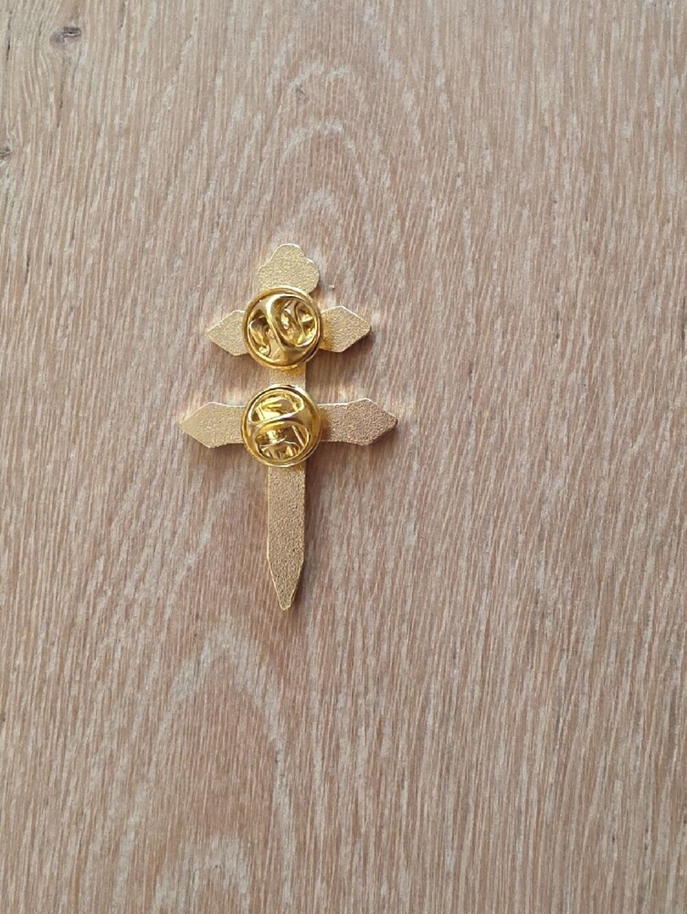 Dusse Pin - Picture 2 of 2